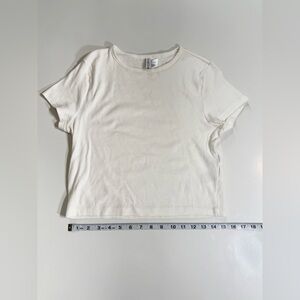 H&M Divided Ribbed Ivory Crop Tee – Size L
